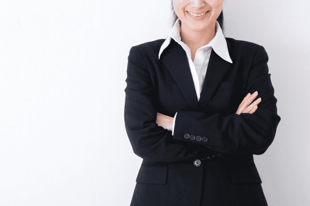 別再穿成上班模式！尾牙春酒穿搭懶人包：女性西裝穿搭全攻略一次看